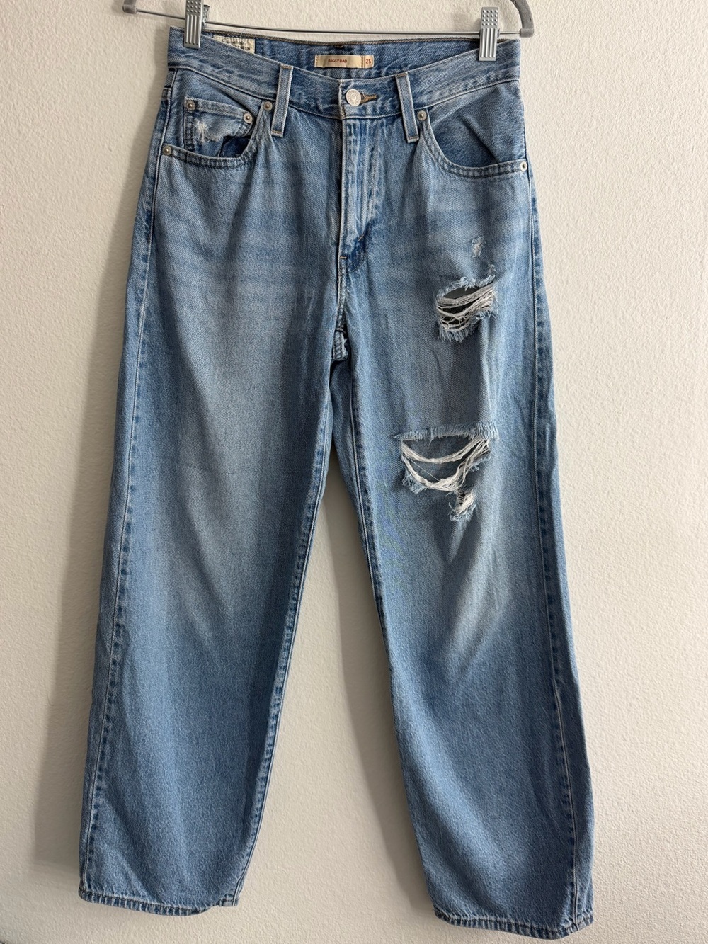 Levi Women’s Distressed Light Wash Baggy Dad Denim Jeans Size 25